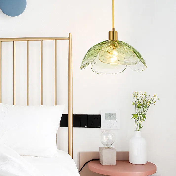 LumiPetal | Strålende Blomsterloftlampe med Naturinspireret Design