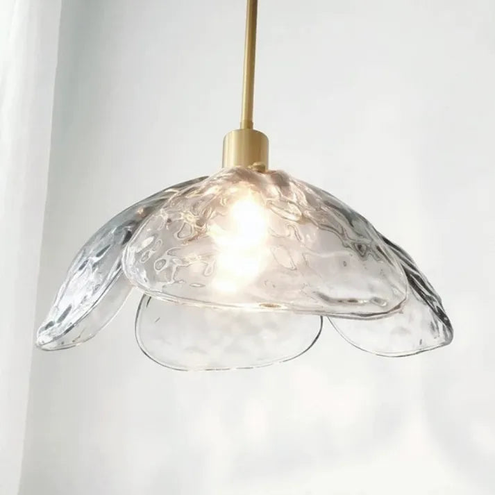LumiPetal | Strålende Blomsterloftlampe med Naturinspireret Design