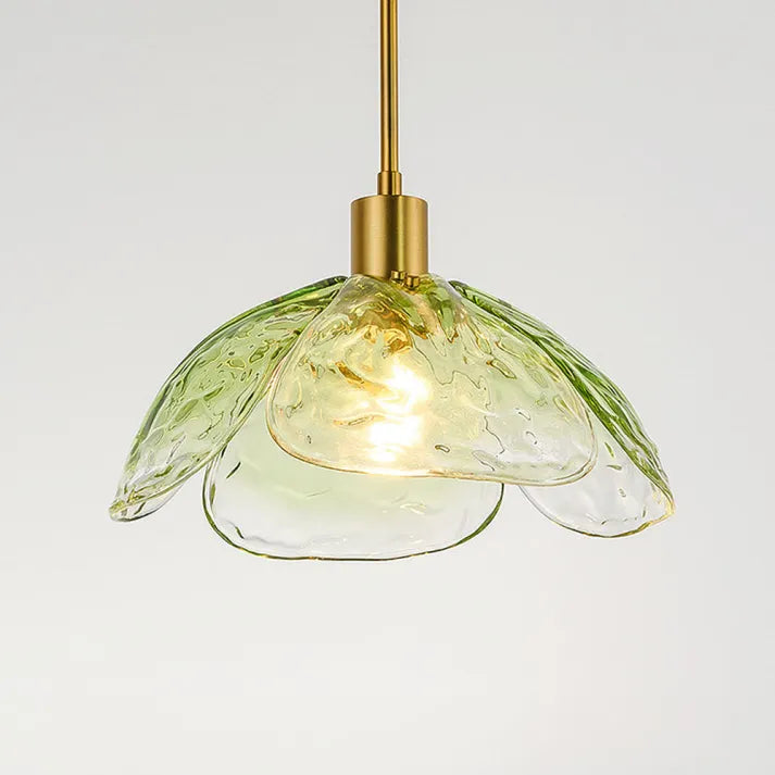 LumiPetal | Strålende Blomsterloftlampe med Naturinspireret Design