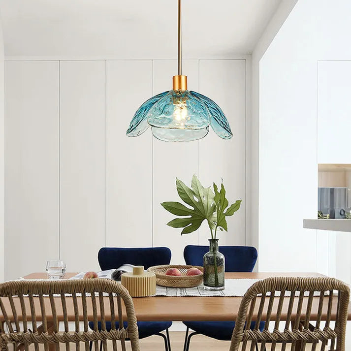 LumiPetal | Strålende Blomsterloftlampe med Naturinspireret Design