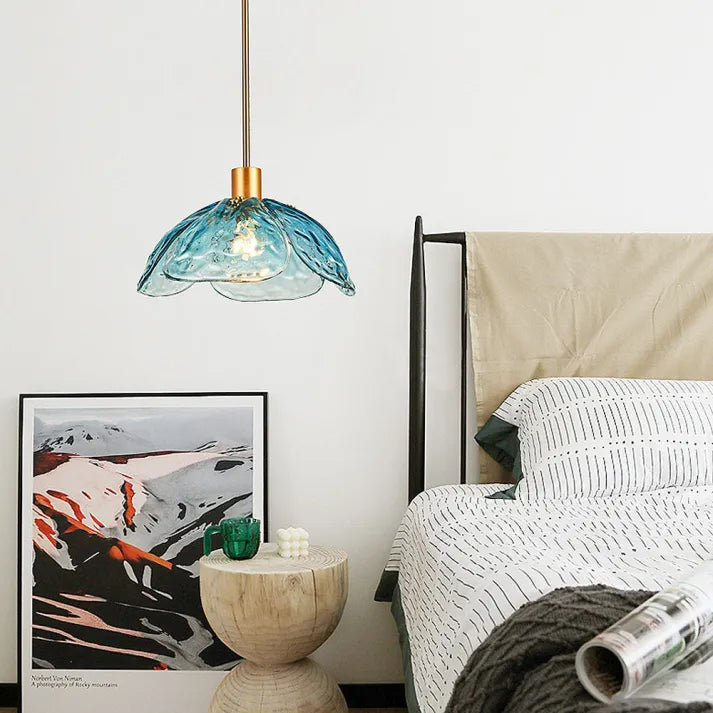 LumiPetal | Strålende Blomsterloftlampe med Naturinspireret Design