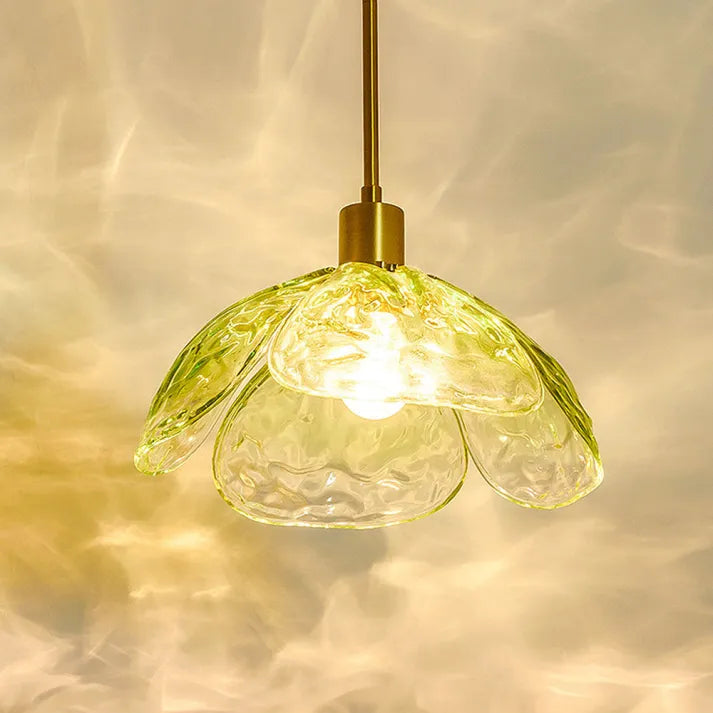 LumiPetal | Strålende Blomsterloftlampe med Naturinspireret Design