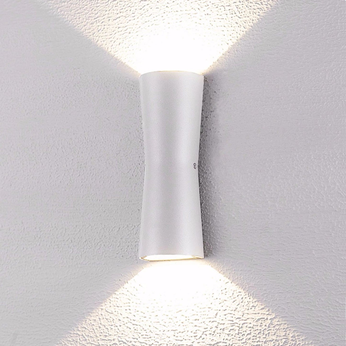 LumiSculpt | Elegant Indendørs-Udendørs Lampe