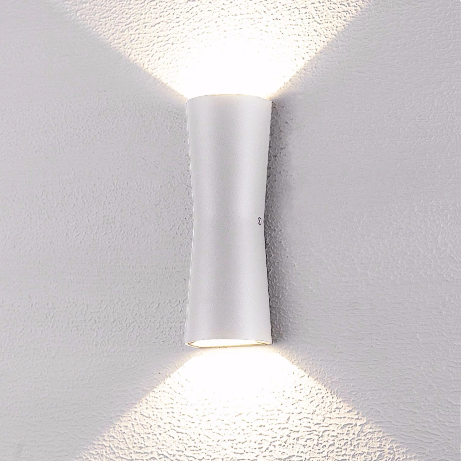 LumiSculpt | Elegant Indendørs-Udendørs Lampe