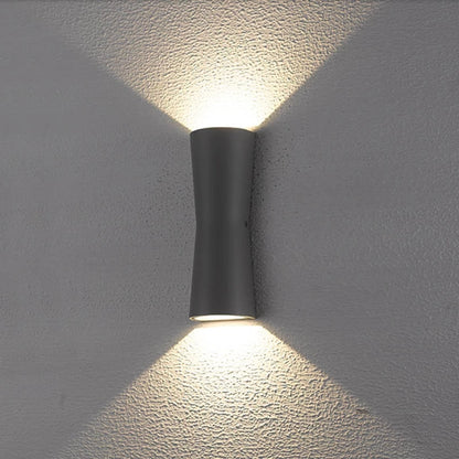 LumiSculpt | Elegant Indendørs-Udendørs Lampe