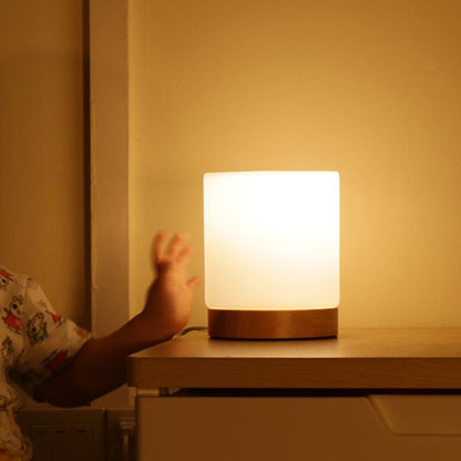 LumiShade | Minimalistisk Træbase Lampe