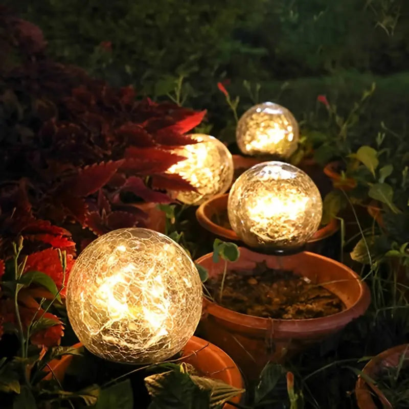 LuminaraBeam | Solcelledrevet Havekuglelampe i Elegant Design