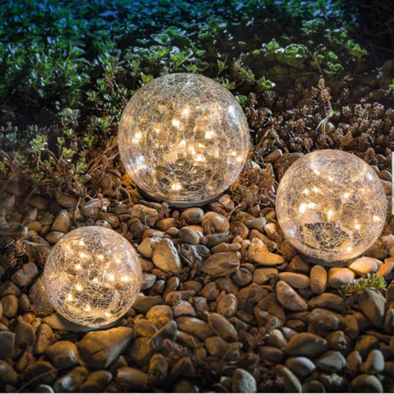 LuminaraBeam | Solcelledrevet Havekuglelampe i Elegant Design