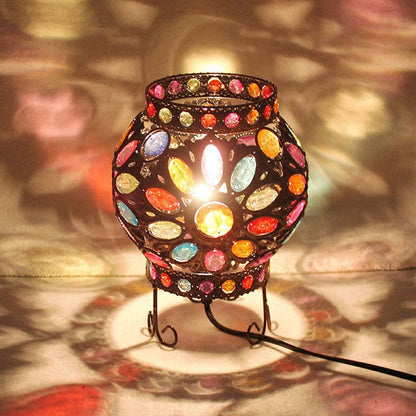 LuminousAura | Elegant Beaded Bordlampe