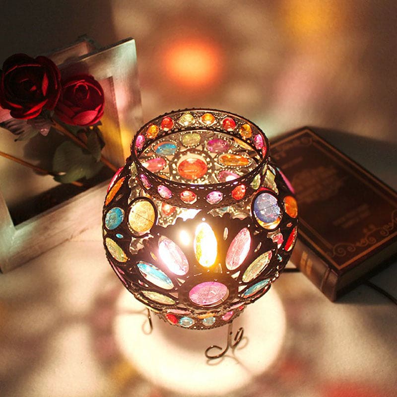 LuminousAura | Elegant Beaded Bordlampe