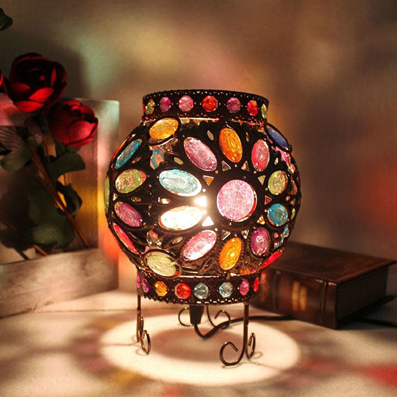 LuminousAura | Elegant Beaded Bordlampe