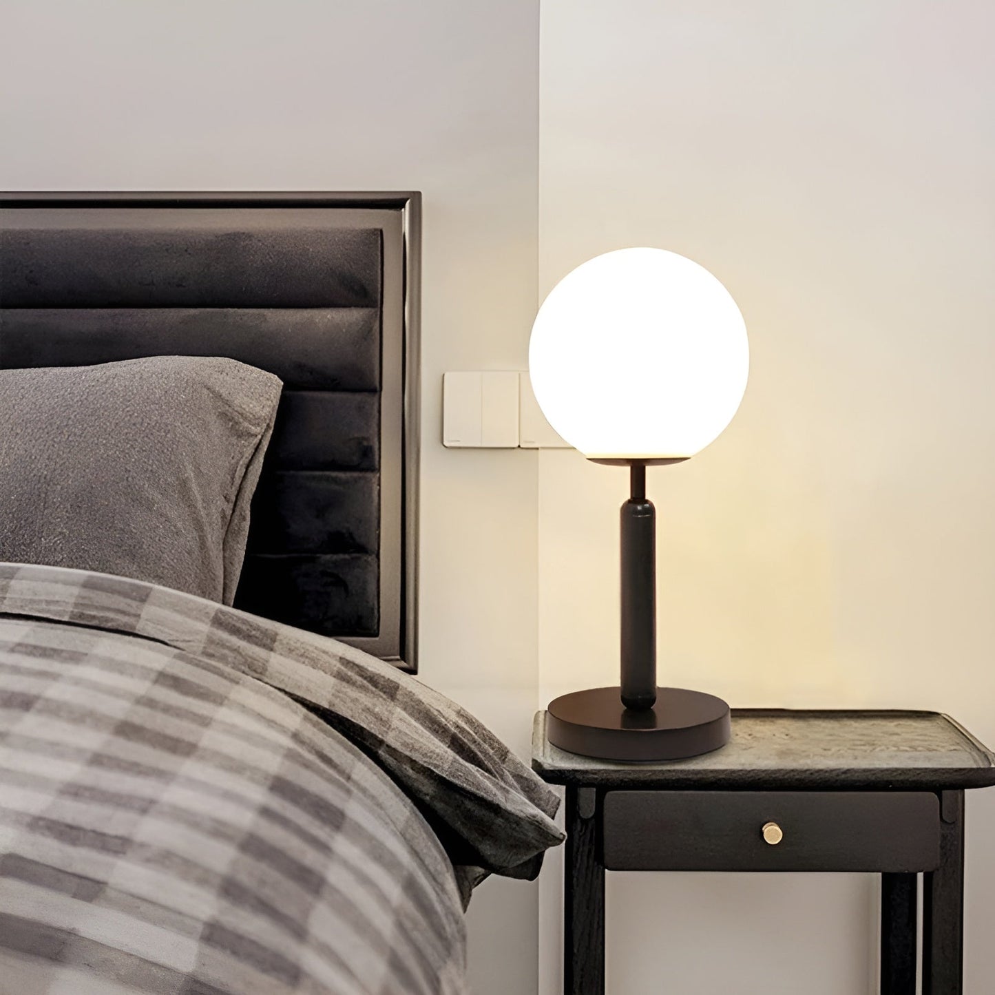 LunaLite | Minimalistisk Rund Glas Bordlampe