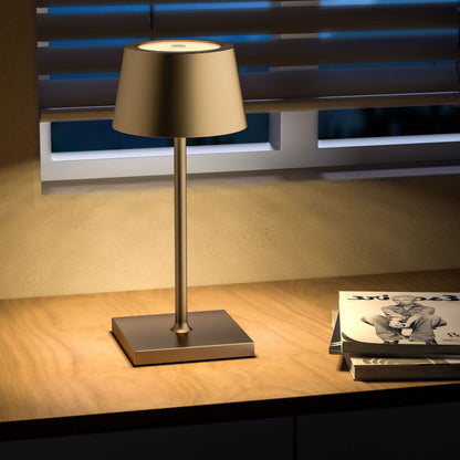 LuxeLight | Elegant Trådløs Bordlampe