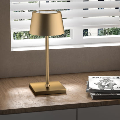 LuxeLight | Elegant Trådløs Bordlampe