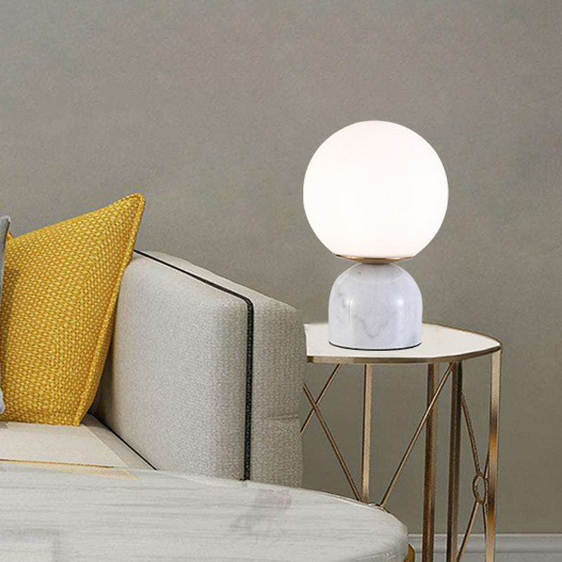 MarbleOrb | Minimalistisk Marmorbordlampe