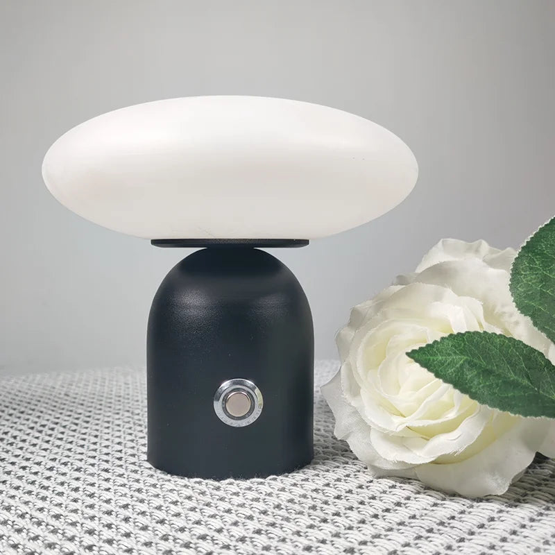 LuxCharge | Elegant og Genopladelig Lampe