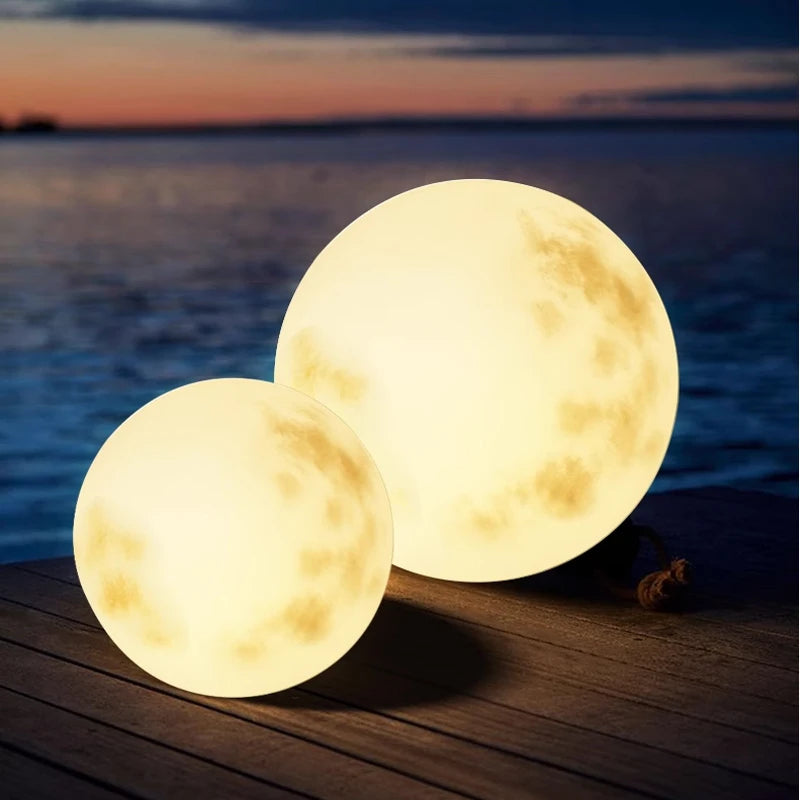 MoonAura | Måneformet havelampe med blødt LED-lys og USB-opladning