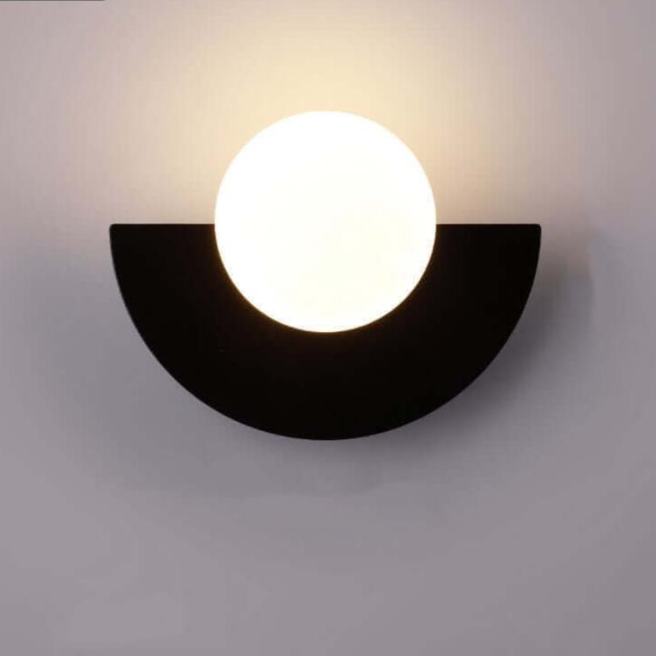 MoonBeam | Moderne Halvmåne Væglampe