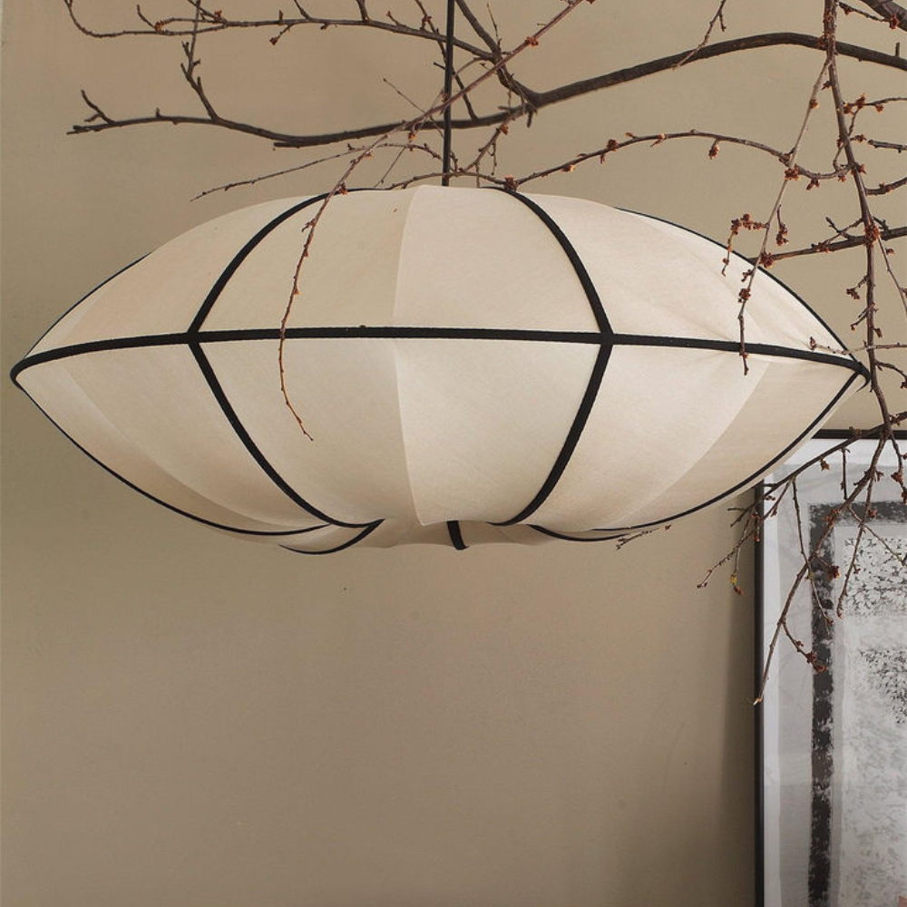 OvalBeam | Ufo-inspireret bordlampe med blødt stoflys