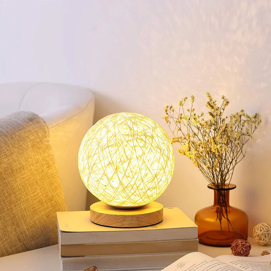 WovenLight | Naturlig Rattan Bordlampe