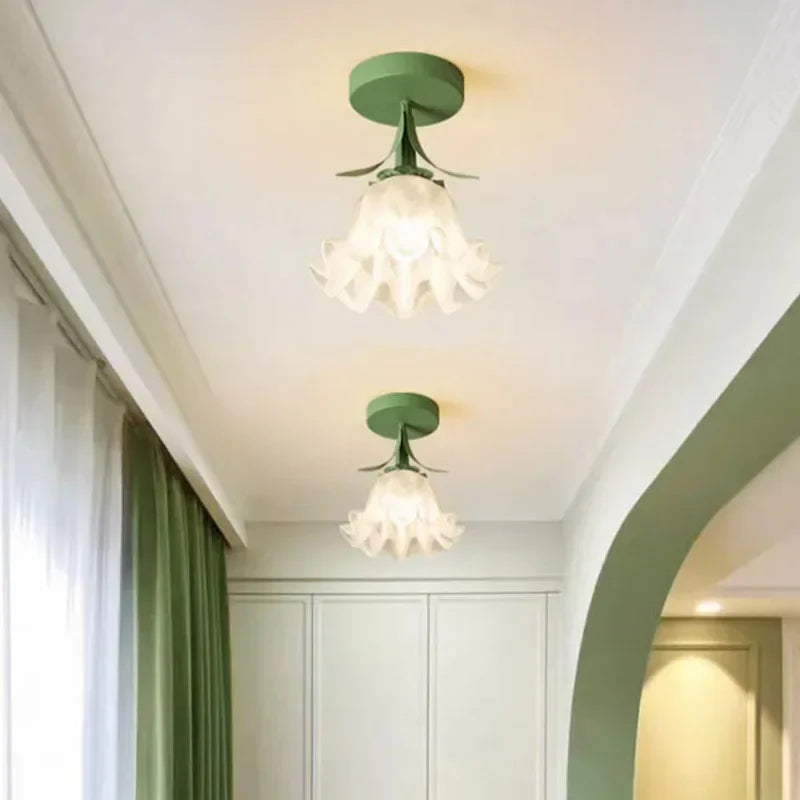 RosyWhirl | Elegant Blomsterloftlampe