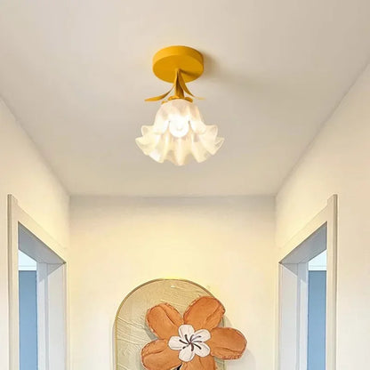 RosyWhirl | Elegant Blomsterloftlampe