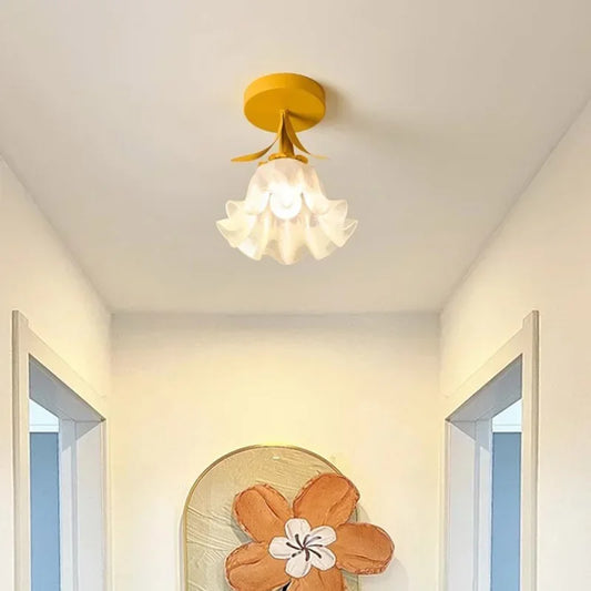 RosyWhirl | Elegant Blomsterloftlampe