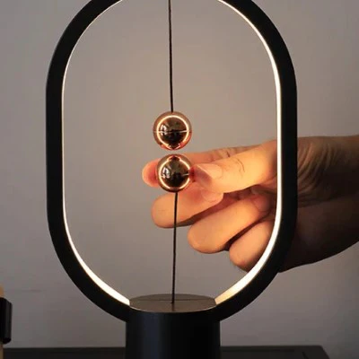 LumiMagnet | Unik Magnetisk Bordlampe