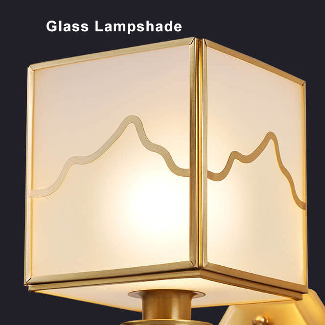SculptedShine | Gylden Lanterne Væglampe