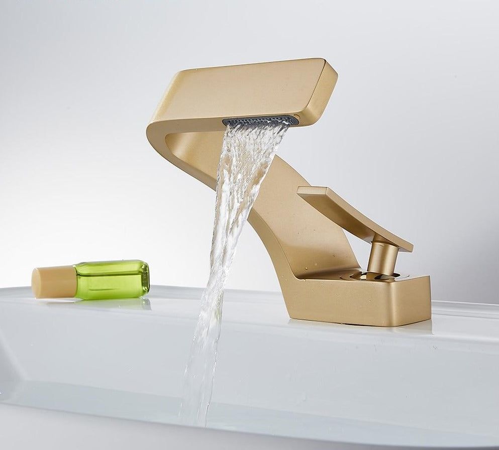 SleekFlow | Kurvet vandhane i moderne design