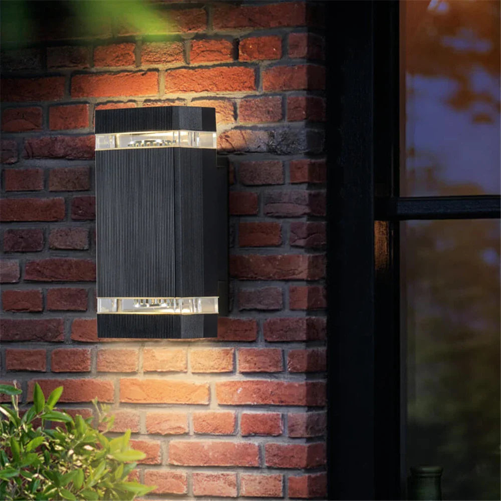 StormGuard | Elegant Vandtæt Udendørslampe