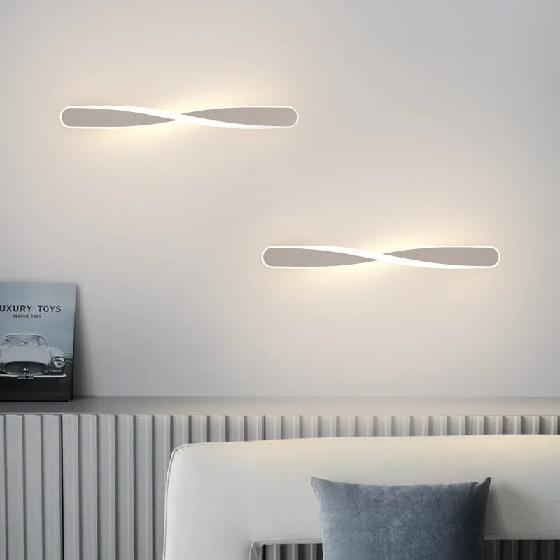 TwistLuxe | Elegant LED Væglampe med Moderne Twist
