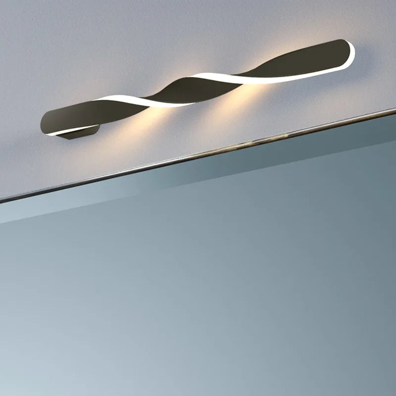 TwistLuxe | Elegant LED Væglampe med Moderne Twist