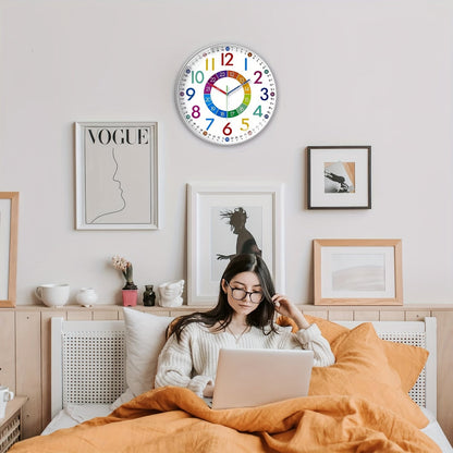 VibrantClock | Moderne Farverig Vægklokke