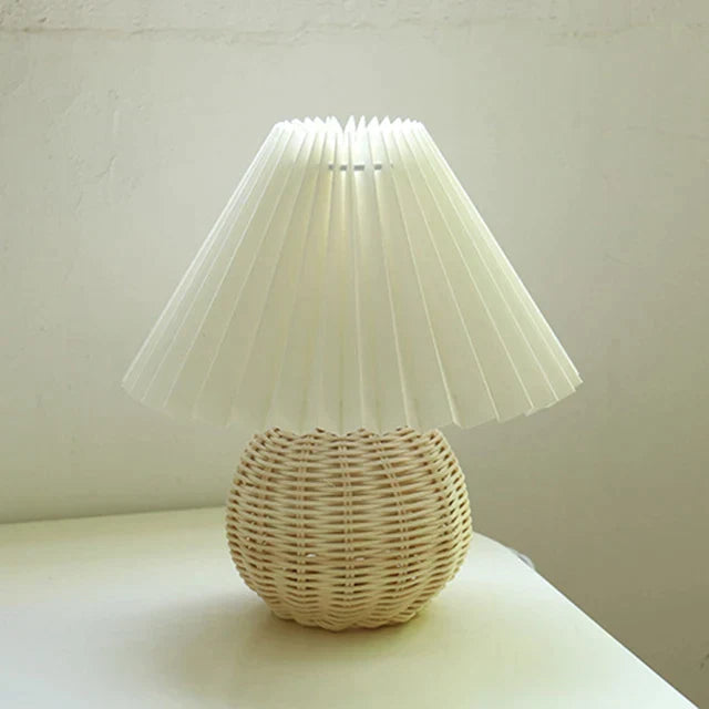 PleatLuxe | Vintage bordlampe med elegant plisseret skærm