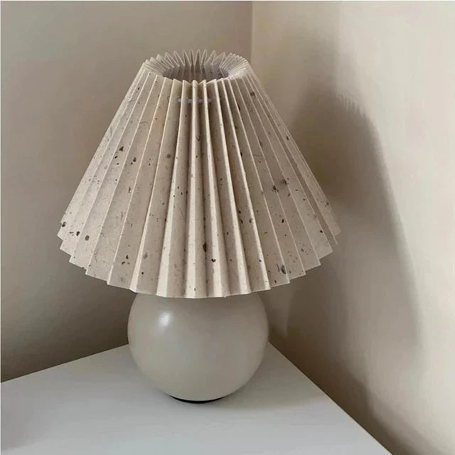 PleatLuxe | Vintage bordlampe med elegant plisseret skærm