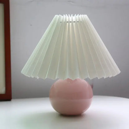 PleatLuxe | Vintage bordlampe med elegant plisseret skærm