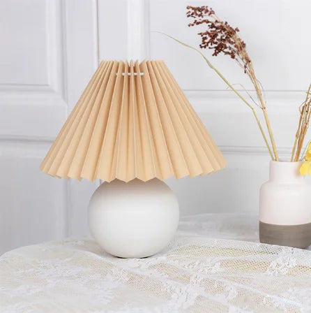 PleatLuxe | Vintage bordlampe med elegant plisseret skærm