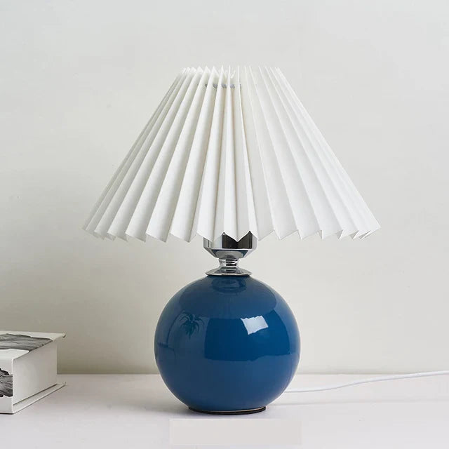 PleatLuxe | Vintage bordlampe med elegant plisseret skærm