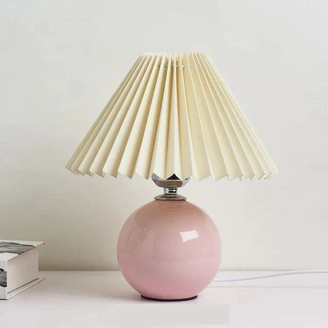 PleatLuxe | Vintage bordlampe med elegant plisseret skærm