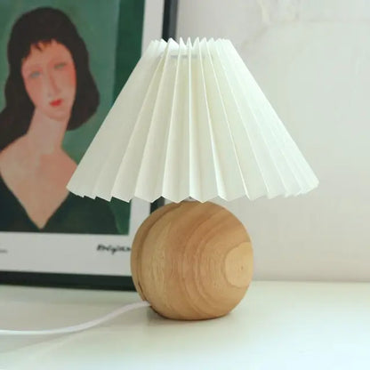 PleatLuxe | Vintage bordlampe med elegant plisseret skærm