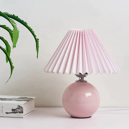 PleatLuxe | Vintage bordlampe med elegant plisseret skærm