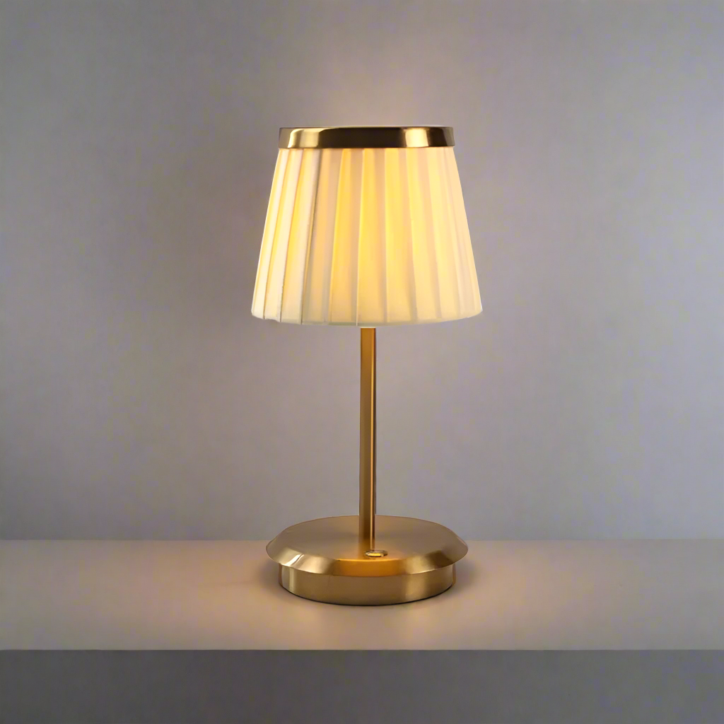 VintageGlow | Elegant Plisseret Lampe