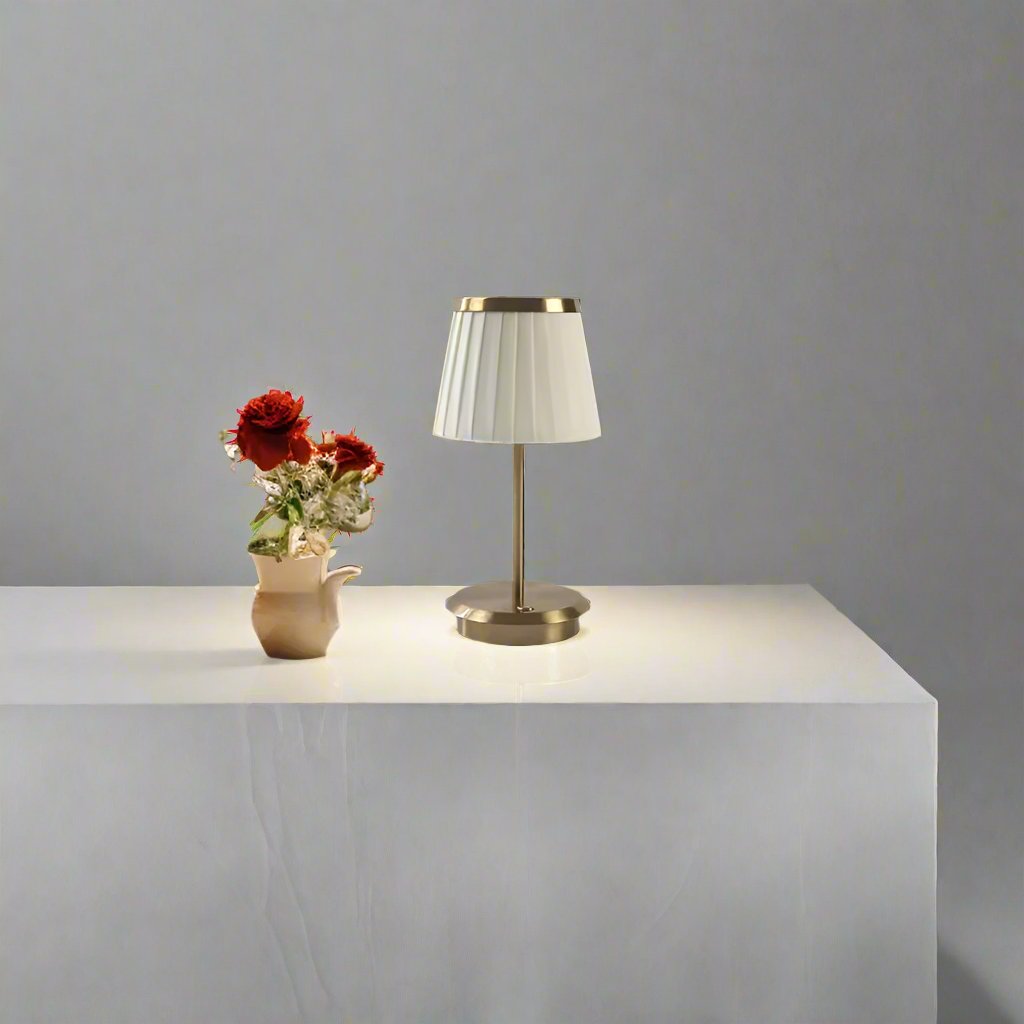 VintageGlow | Elegant Plisseret Lampe