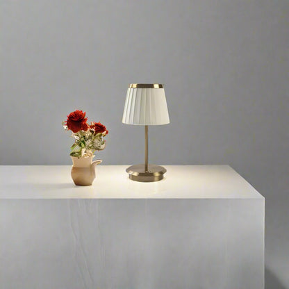VintageGlow | Elegant Plisseret Lampe