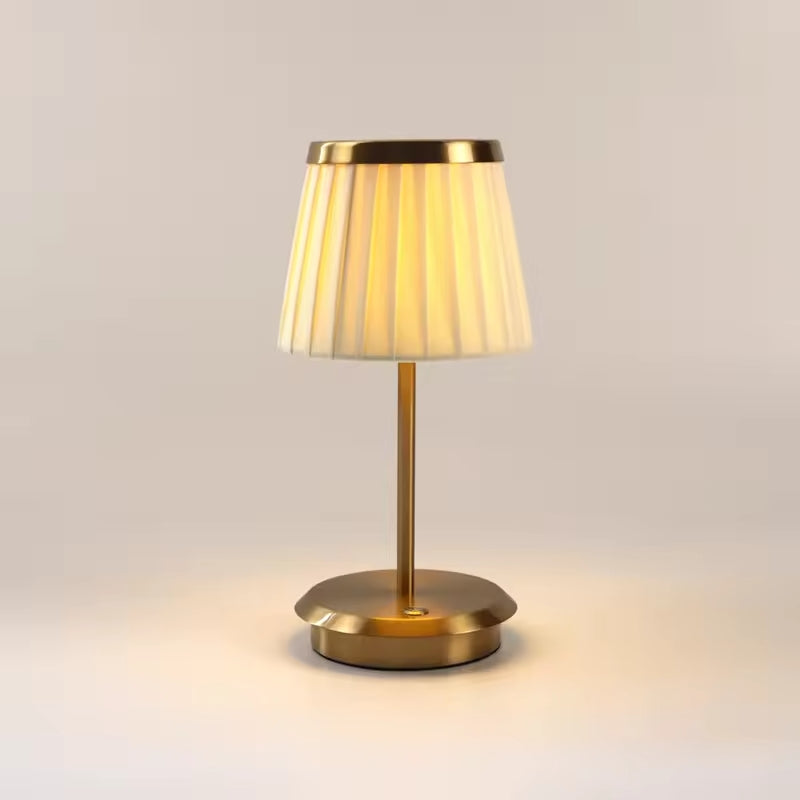 VintageGlow | Elegant Plisseret Lampe