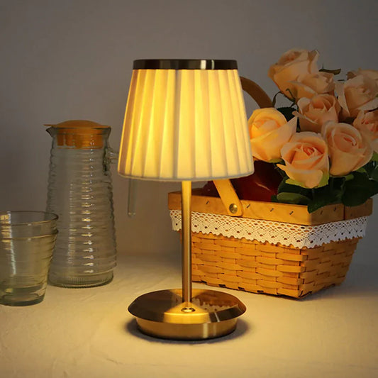 VintageGlow | Elegant Plisseret Lampe