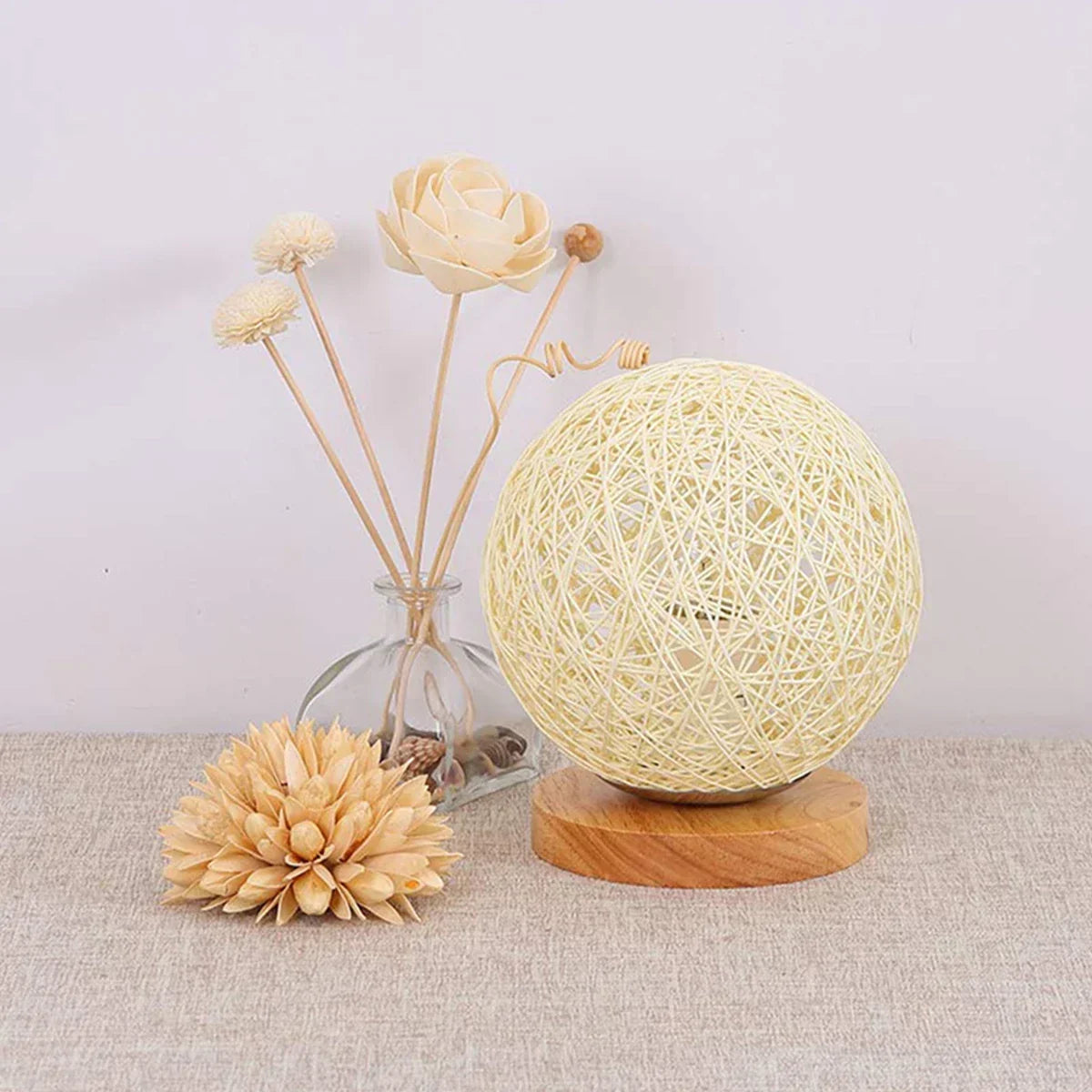 WovenLight | Naturlig Rattan Bordlampe