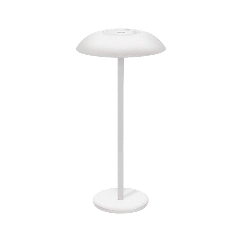 IronGlow | Elegant & Genopladelig Bordlampe