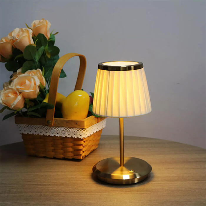 GoldLoom | Klassisk Bordlampe